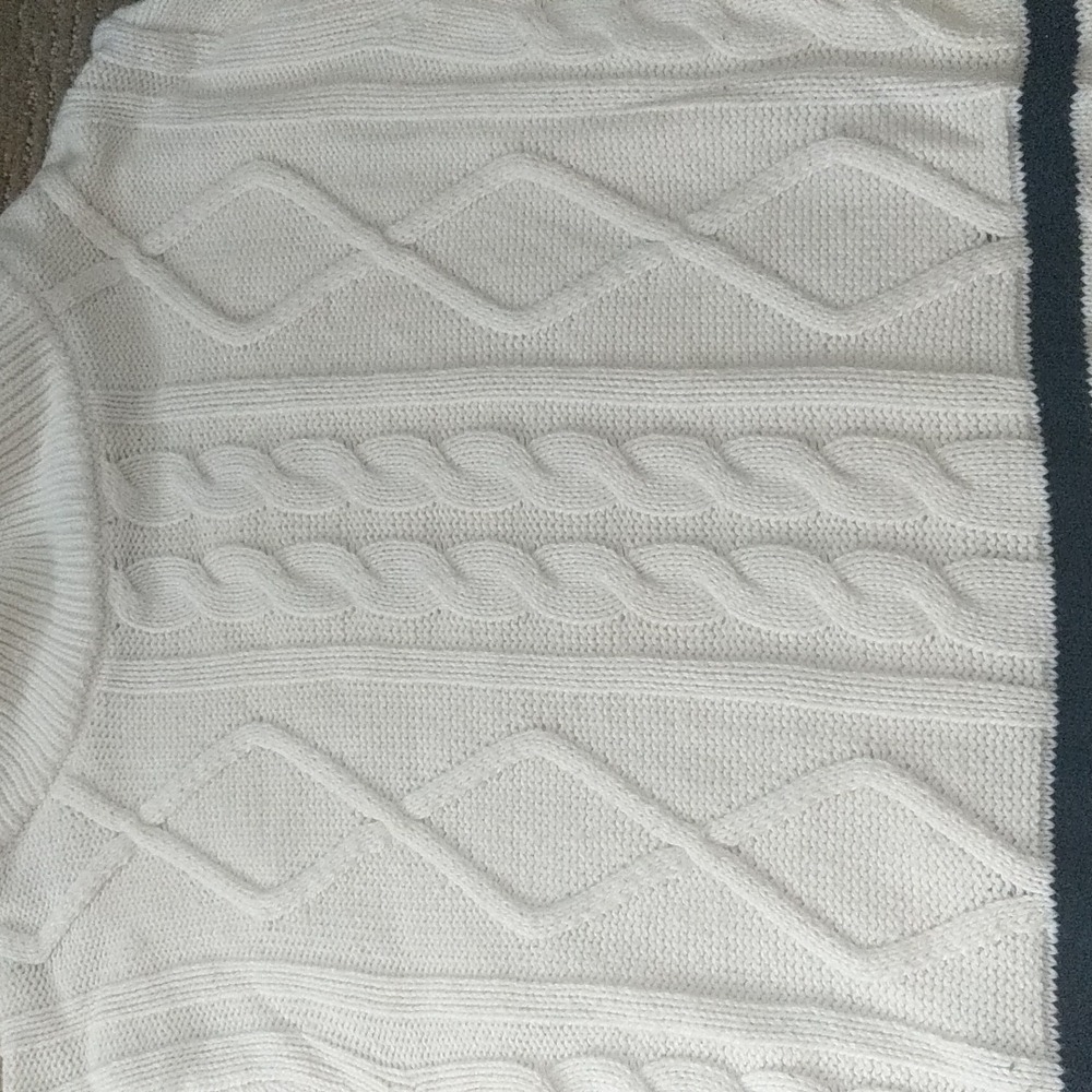Navy & white cable knit turtleneck sweater - Picture 5 of 11